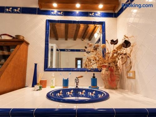 vicolo-di-sorano-bathroom-tuscan-details